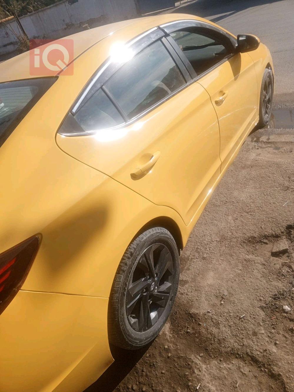 هیوندای ئەلەنترا